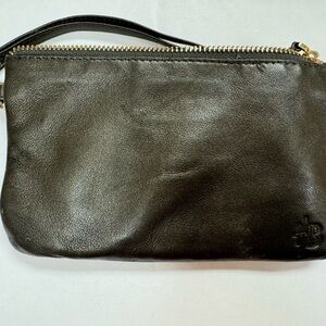 Phone charger-Handbag Butler wristlet